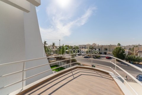 Vila u gradu Umm Suqeim, Dubai, UAE 5 spavaće sobe, 958.5 m2 Br. 659319 - Slika 29
