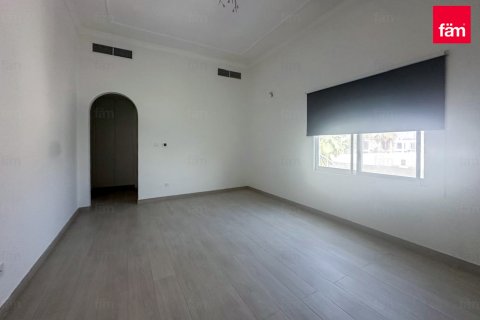 Villa sa Umm Suqeim, Dubai, UAE 5 silid-tulugan, 958.5 sq.m. № 659319 - larawan 17