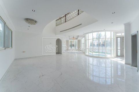 Vila u gradu Umm Suqeim, Dubai, UAE 5 spavaće sobe, 958.5 m2 Br. 659319 - Slika 2