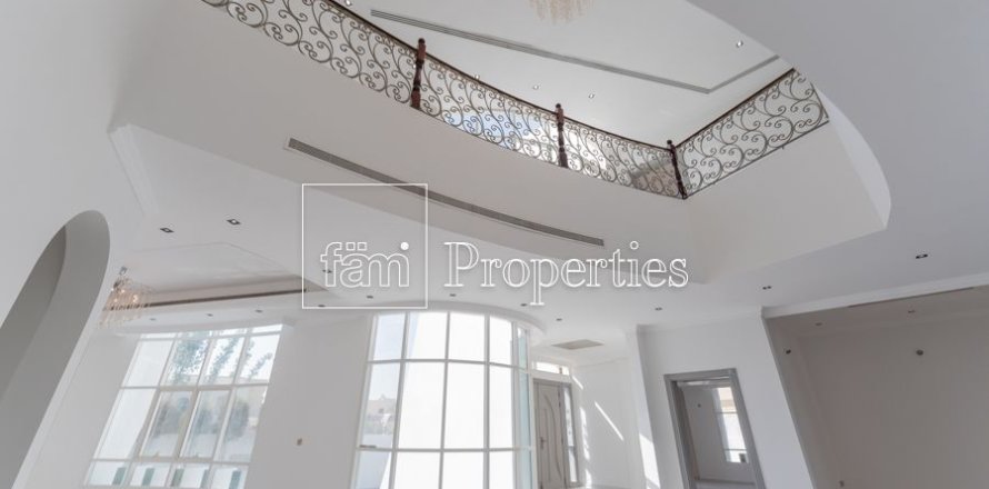 Vila u gradu Umm Suqeim, Dubai, UAE 5 spavaće sobe, 958.5 m2 Br. 659319