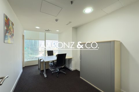 Зняти в оренду офіс в Sheikh Zayed Road, Дубай, ОАЕ 166.6м2, № 670744 - фото 13
