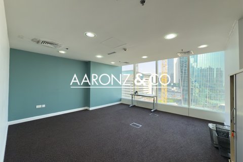 Зняти в оренду офіс в Sheikh Zayed Road, Дубай, ОАЕ 166.6м2, № 670744 - фото 5