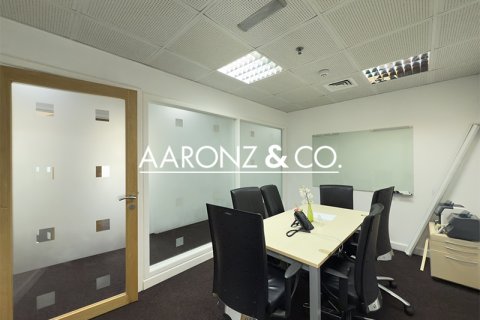 Зняти в оренду офіс в Sheikh Zayed Road, Дубай, ОАЕ 166.6м2, № 670744 - фото 11