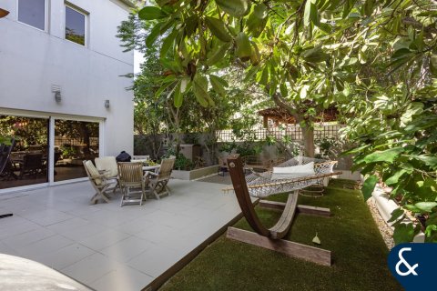 The Villa, Dubai, संयुक्त अरब अमीरात में विला, 5 बेडरूम, 595 वर्ग मीटर, संख्या 685058 - फ़ोटो 16