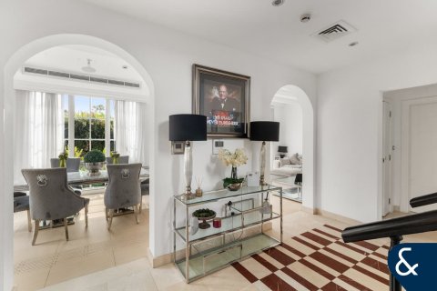 Vila v Jumeirah Golf Estates, Dubai, SAE 4 ložnice, 347 m² Č.: 685054 - fotografie 7