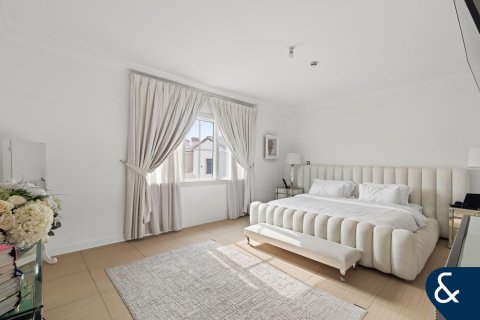 Vila v Jumeirah Golf Estates, Dubai, SAE 4 ložnice, 347 m² Č.: 685054 - fotografie 12