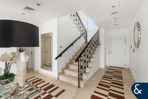 Vila v Jumeirah Golf Estates, Dubai, SAE 4 ložnice, 347 m² Č.: 685054 - fotografie 8
