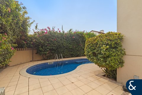 Vila v Jumeirah Golf Estates, Dubai, SAE 4 ložnice, 347 m² Č.: 685054 - fotografie 3