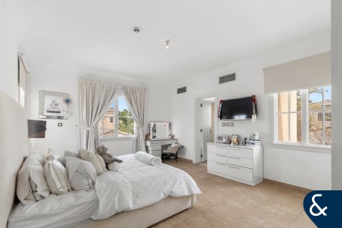 Vila v Jumeirah Golf Estates, Dubai, SAE 4 ložnice, 347 m² Č.: 685054 - fotografie 14