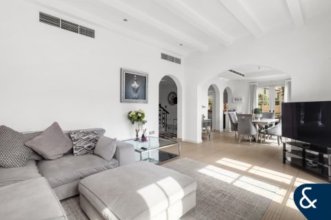 Vila v Jumeirah Golf Estates, Dubai, SAE 4 ložnice, 347 m² Č.: 685054 - fotografie 6