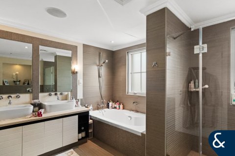 Vila v Jumeirah Golf Estates, Dubai, SAE 4 ložnice, 347 m² Č.: 685054 - fotografie 16