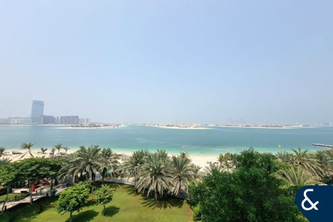 Müüa korter asukohaga Palm Jumeirah, Dubai, AÜE: 2 magamistoaga, 216 m² Nr 671145 - pilt 1
