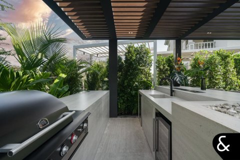 Vila u Jumeirah Islands, Dubai, UAE 5 spavaćih soba, 548 m2 Br. 671143 - fotografija 23