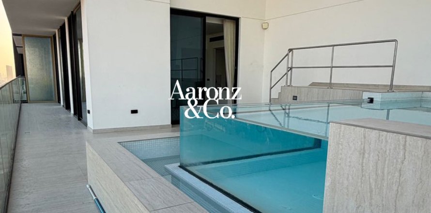 Apartment in Jumeirah Village Circle, Dubai, UAE 2 bedrooms, 159 sq.m. № 695366