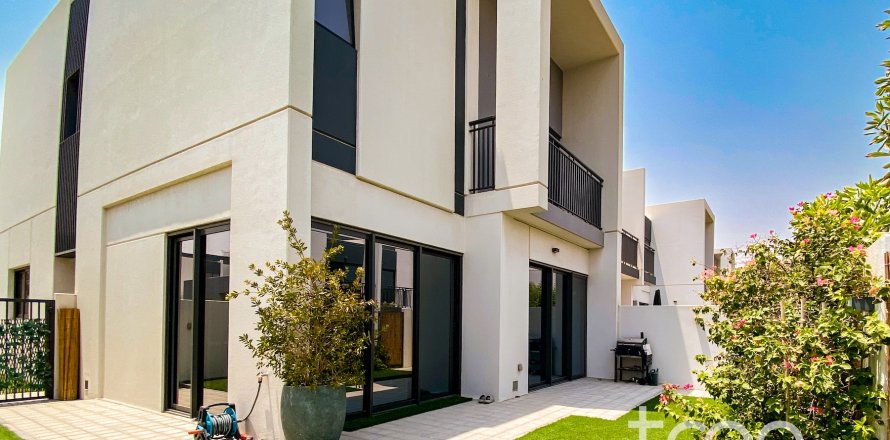 Таунхаус в Dubai Land, Дубай, ОАЭ 4 спальни, 216.74м2 № 758826
