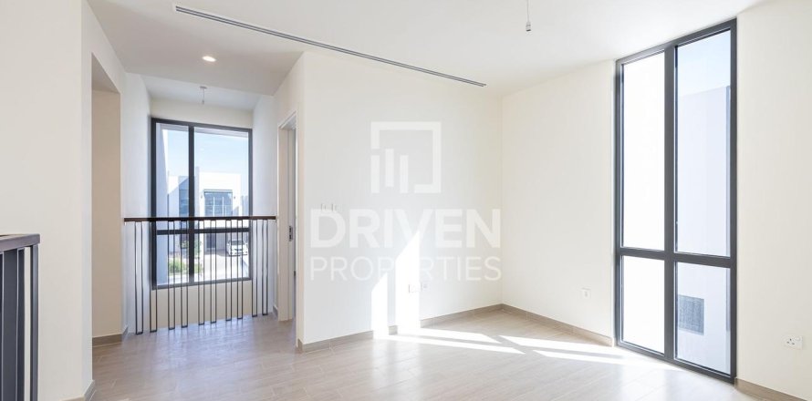 Huvila Dubai South (Dubai World Central), Dubai, Arabiemiraatit 4 makuuhuonetta, 585.75 m2 № 757040