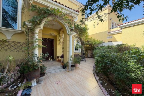 Vila v Jumeirah Park, Dubai, SAE 3 spálne, 680 m2 č. 682293 - Fotografia 18