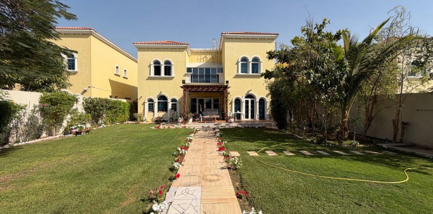 Vila v Jumeirah Park, Dubai, SAE 3 spálne, 680 m2 č. 682293