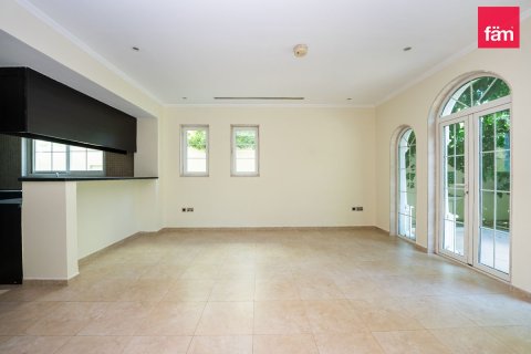 Vila v Jumeirah Park, Dubai, SAE 3 spálne, 680 m2 č. 682293 - Fotografia 3