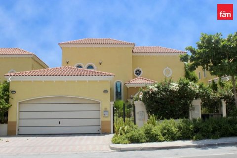 Vila v Jumeirah Park, Dubai, SAE 3 spálne, 680 m2 č. 682293 - Fotografia 19