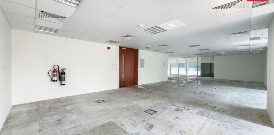 Офис в Sheikh Zayed Road, Дубай, ОАЭ 147.6м2 № 740528