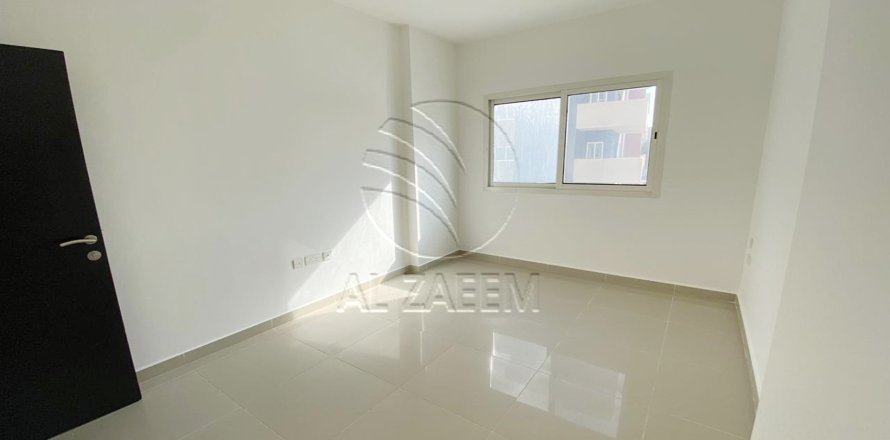 Korter asukohaga Al Reef, Abu Dhabi, AÜE: 3 magamistoaga, 146 m² Nr 725772
