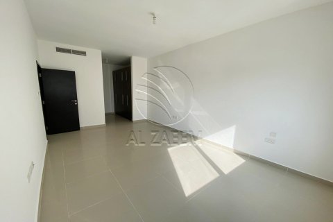 Al Reef, Abu Dhabi, BAE’de satılık daire 3 yatak odası, 140 m&sup2; No 725775 - fotoğraf 3