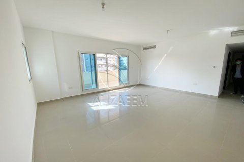 Al Reef, Abu Dhabi, BAE’de satılık daire 3 yatak odası, 140 m&sup2; No 725775 - fotoğraf 2