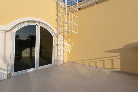 Al Wasl, Dubai, UAE의 임대용 아파트 침실 2개, 143제곱미터 번호 662609 - 사진 19