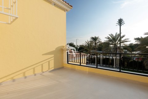 Al Wasl, Dubai, UAE의 임대용 아파트 침실 2개, 143제곱미터 번호 662609 - 사진 17