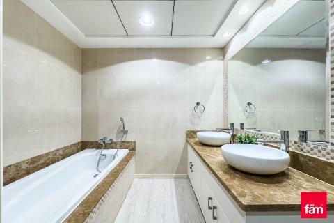 Apartment in Palm Jumeirah, Dubai, UAE 3 bedrooms, 216.3 sq.m. № 699054 - photo 17