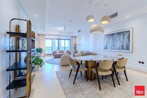Wohnung in Palm Jumeirah, Dubai, VAE: 3 Schlafzimmer, 216.3 m2 Nr. 699054