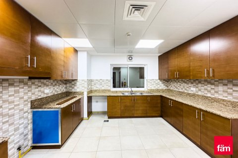 Apartment in Dubai, UAE 3 bedrooms, 241.6 sq.m. № 633645 - photo 23