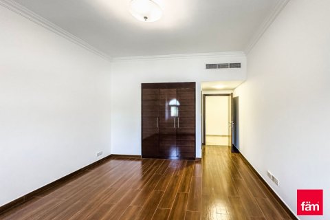 Apartment in Dubai, UAE 3 bedrooms, 241.6 sq.m. № 633645 - photo 20