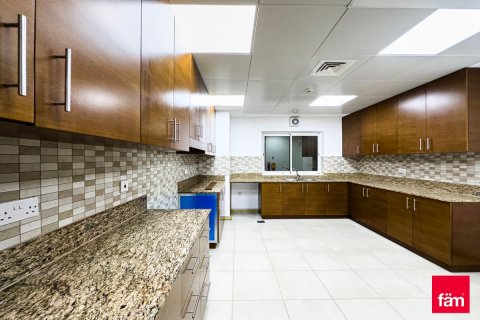 Apartment in Dubai, UAE 3 bedrooms, 241.6 sq.m. № 633645 - photo 18