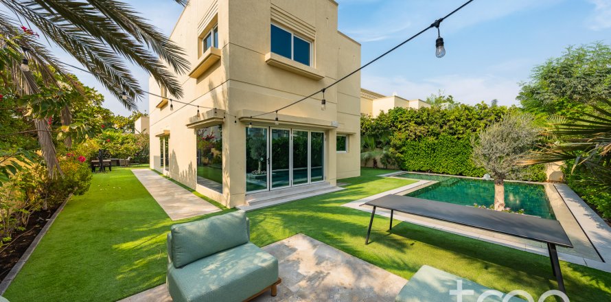 ویلا در Meadows، Dubai ، امارات متحده عربی 4 خوابه ، 343.74 متر مربع.  شماره 741018
