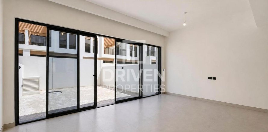 خانه شهری در Damac Lagoons، Dubai ، امارات متحده عربی 3 خوابه ، 144 متر مربع.  شماره 768121