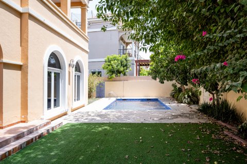 Villa The Villa, Dubaijā, AAE 5 istabas, 659.61 m2 Nr. 751149 - attēls 2
