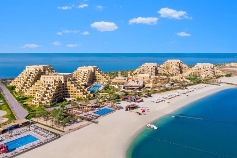 Lägenhet till försäljning i Ras Al Khaimah, UAE 3 sovrum, 253 kvm Nr. 734695 - fotografi 2