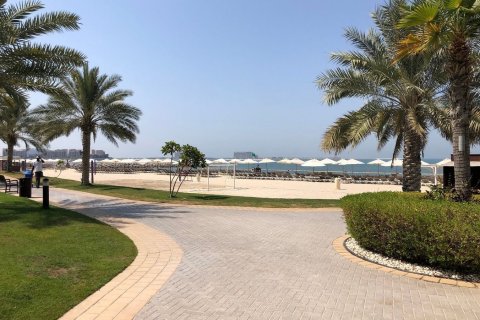 Lägenhet till försäljning i Ras Al Khaimah, UAE 3 sovrum, 253 kvm Nr. 734695 - fotografi 3