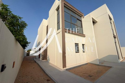 Villa te koop in Abu Dhabi, VAE 4 slaapkamers, 742 vr.m., nr 681354 - foto 15
