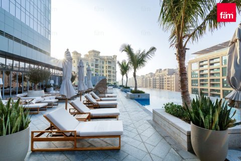 Apartment in Palm Jumeirah, Dubai, UAE 46.5 sq.m. № 697058 - photo 6