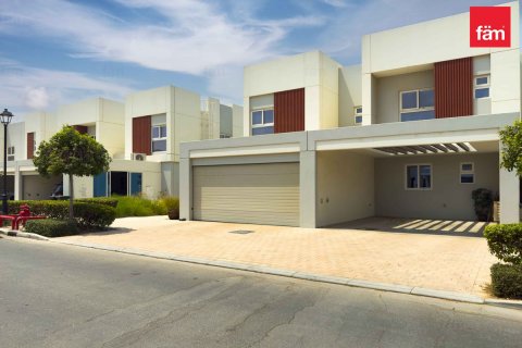 טאונהאוס להשכרה ב Dubai, איחוד האמירויות  4 חדרי שינה, 230.4 מ"ר, מספר 697061 - תמונה 15