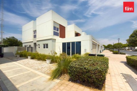 טאונהאוס להשכרה ב Dubai, איחוד האמירויות  4 חדרי שינה, 230.4 מ"ר, מספר 697061 - תמונה 24
