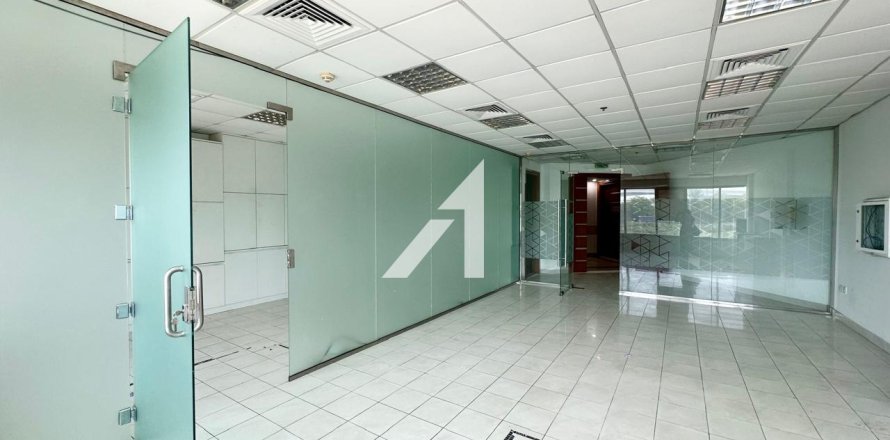 دفتر در Al Quoz، Dubai ، امارات متحده عربی 73 متر مربع.  شماره 702980