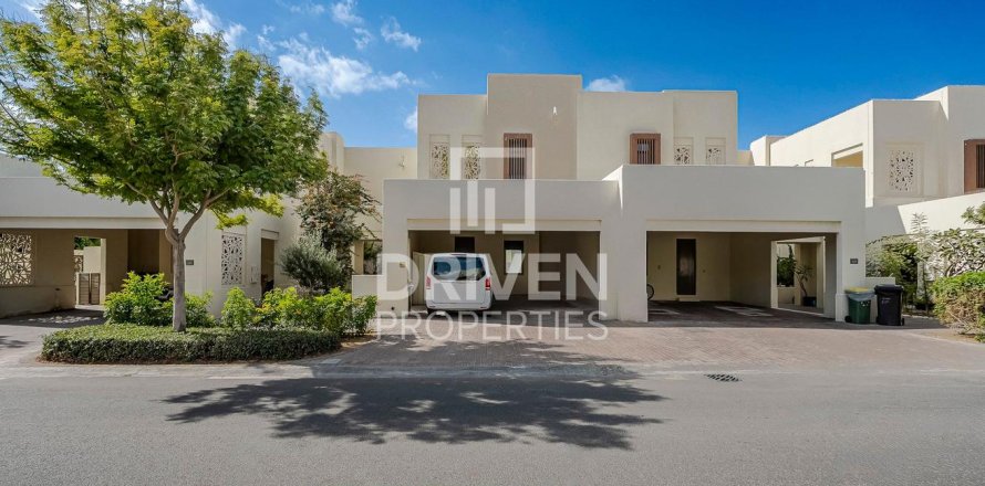 Villa asukohaga Reem, Dubai, AÜE: 3 magamistoaga, 233.84 m² Nr 744626