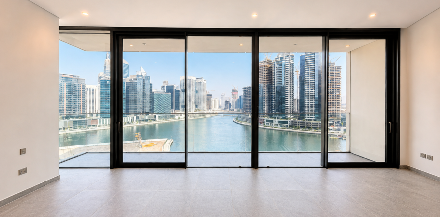 Apartment in Dubai, UAE 3 bedrooms, 180 sq.m. № 760982