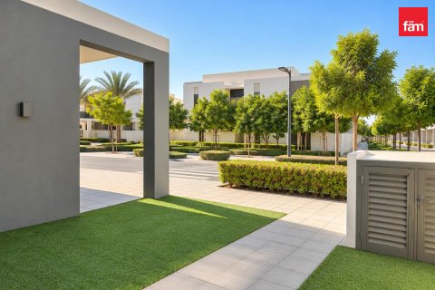 Villa in Dubai, UAE 4 bedrooms, 249.2 sq.m. № 765792