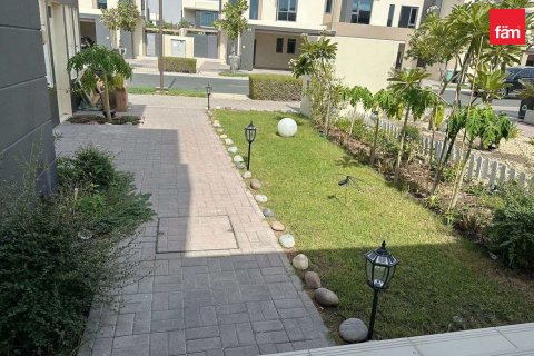 Vila u Dubai Hills Estate, UAE 4 spavaćih soba, 302.4 m2 Br. 765795 - fotografija 2
