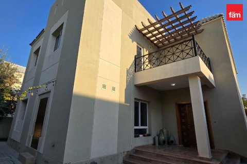 Villa en Dubai, EAU 5 dormitorios, 684.2 m² № 740388